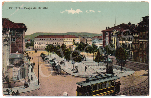 Postal antigo do Porto – Praça da Batalha. Edição Grandes Armazéns Hermínios