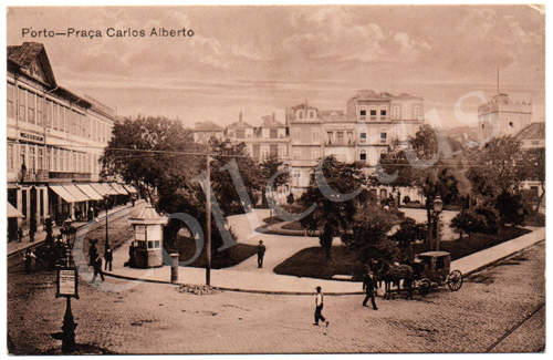 Postal antigo do Porto – Praça Carlos Alberto. Edição Grandes Armazéns Hermínios
