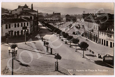 Postal antigo de Fafe - Aspecto da Praça da República