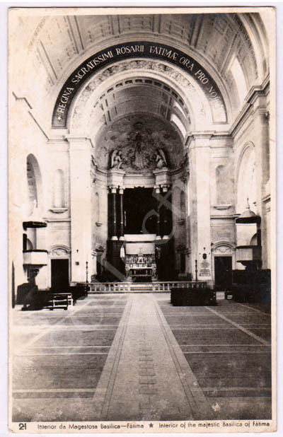 Postal antigo do Interior da Majestosa Basílica - Fátima