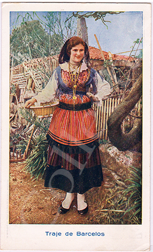 Postal antigo de costumes portugueses