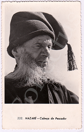 Postal antigo de costumes portugueses