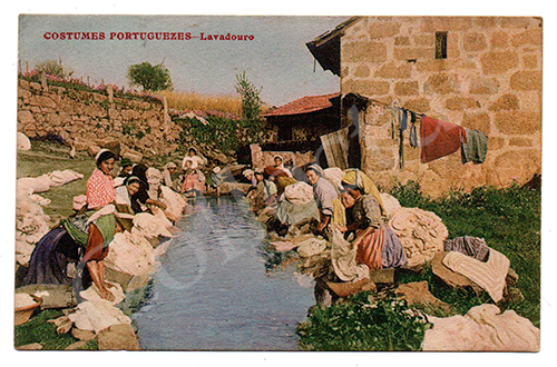 Postal antigo de costumes portugueses
