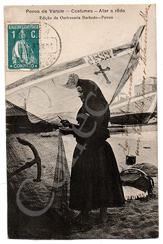 Postal antigo de costumes portugueses