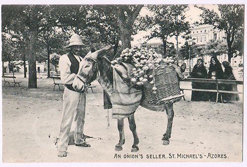 Postal antigo de costumes portugueses