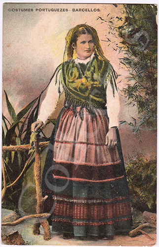 Postal antigo de costumes portugueses
