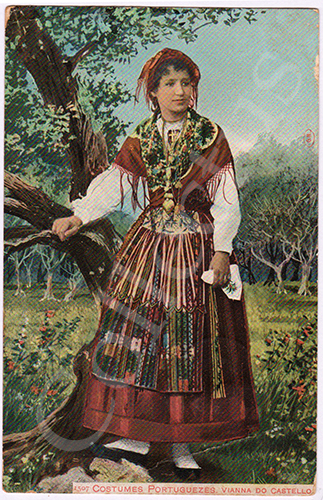 Postal antigo de costumes portugueses
