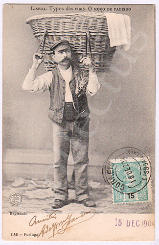 Postal antigo de costumes portugueses