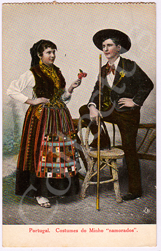 Postal antigo de costumes portugueses
